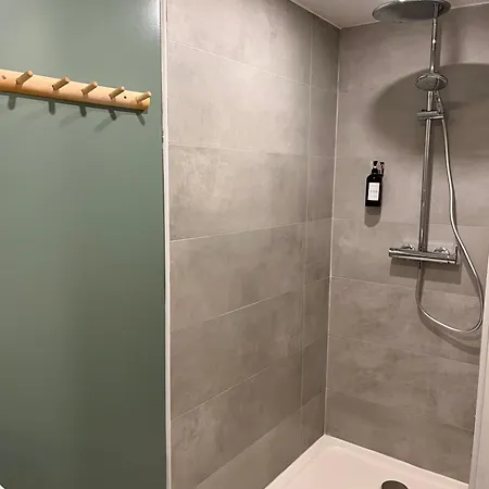 Le Quarante Cinq -5 *